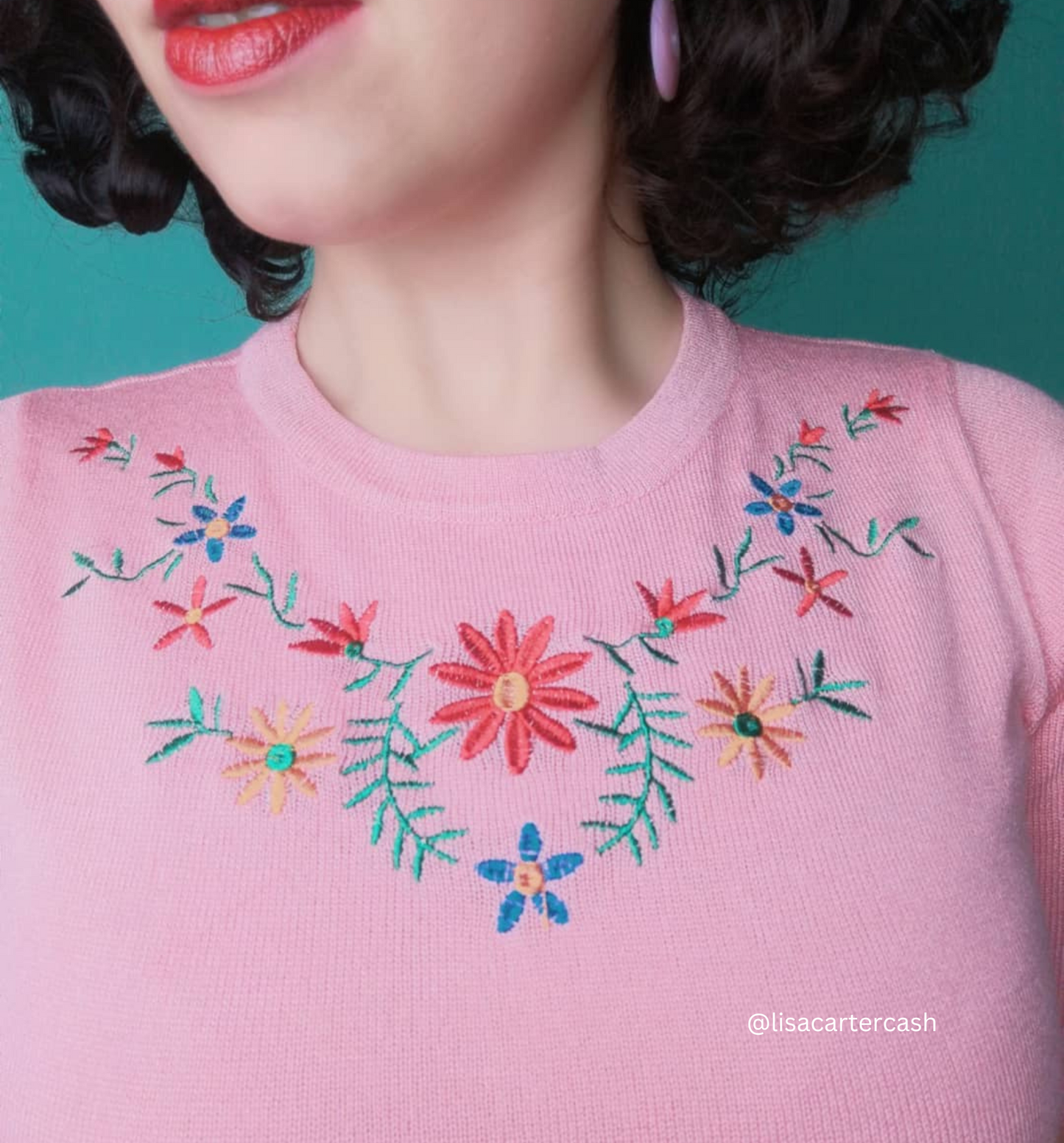 Half Sleeve Daisy Flower Embroidered Knit Pullover Tee MK3664EMBO(S-XL)